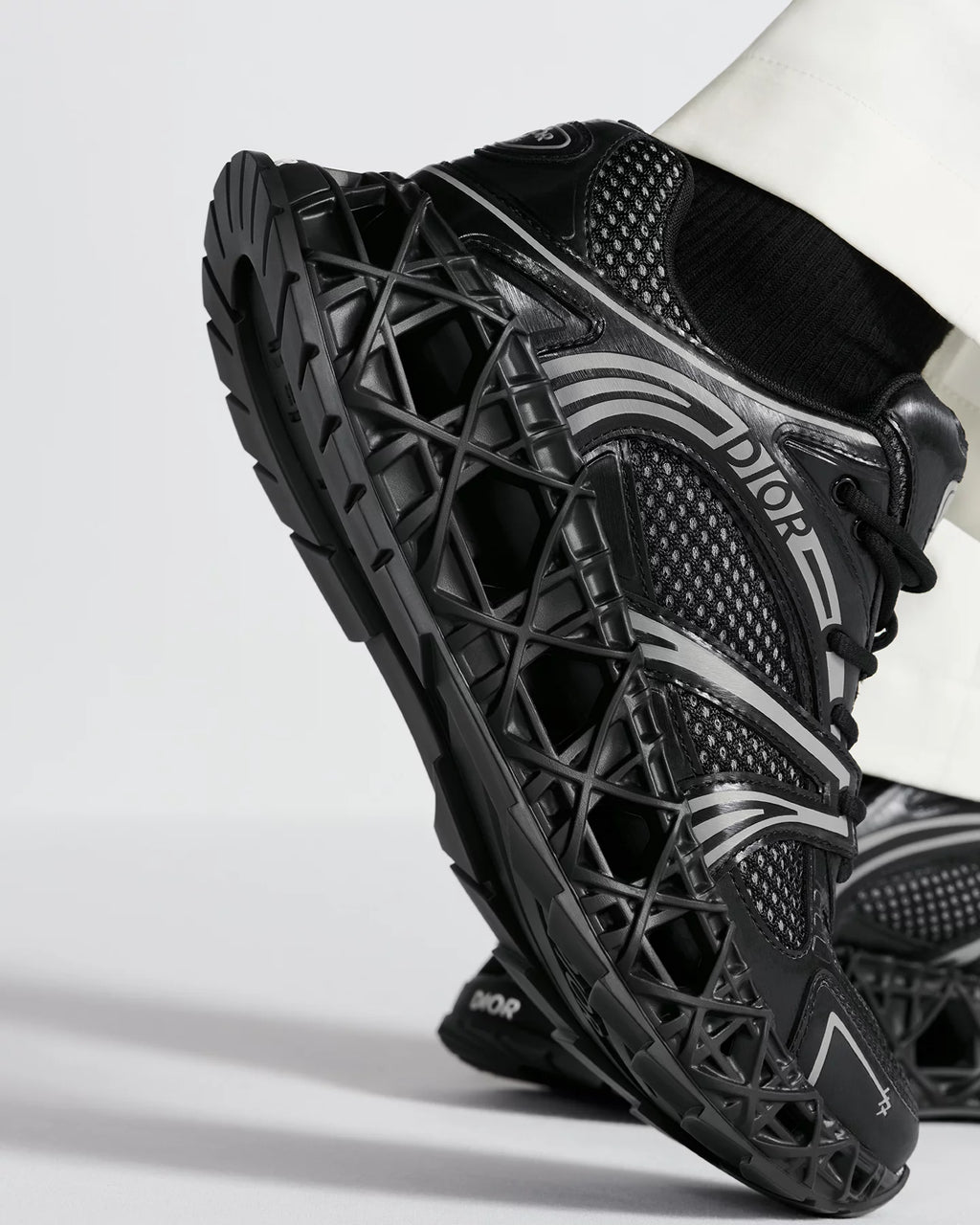 B35 SNEAKER