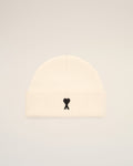 Референтна снимка — ami-cream-beanie